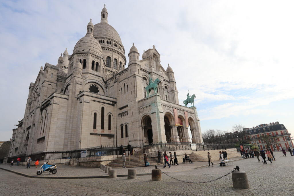 Sacre Coeur. Discover 25 picture perfect reasons to visit Paris, France. Looking for even more wanderlust inspiration? Then follow The Scenic Suitcase on Pinterest!