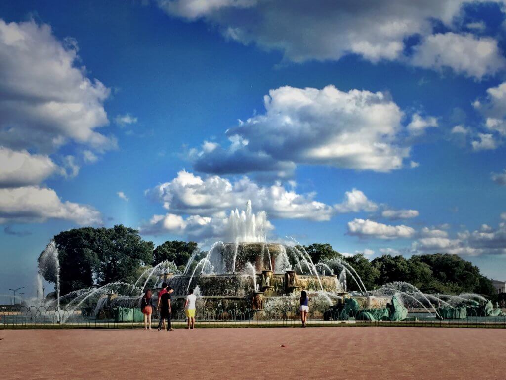 The Buckingham Fountain. Discover 12 picture perfect reasons to visit Chicago, Illinois. For more travel tips and wanderlust inspiration follow The Scenic Suitcase on Pinterest!