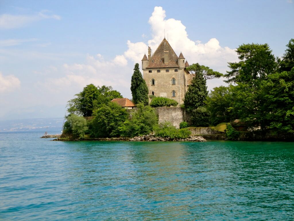 The castle along Lake Geneva in Yvoire, France. Discover 5 of Europe's most charming villages! And for more travel tips and wanderlust inspiration, follow The Scenic Suitcase on Pinterest!