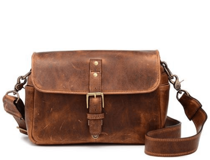 ONA Bowry leather camera bag. Find all the essential travel photography gear for any shutterbug with a serious case of wanderlust in this travel photography gift guide. Everything you could possibly need to take your photos to the next level! And for more travel tips follow The Scenic Suitcase on Pinterest!