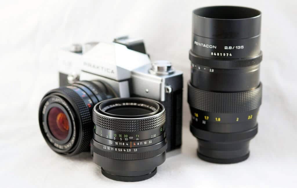 DSLR camera and lenses. Trying to figure out how to use a DSLR camera can feel as impossible as trying to figure out how to launch the space shuttle. But it doesn't have to be complicated! Learn the basics of how to stop shooting in auto and start shooting in awesome! And for more travel and photography tips, follow The Scenic Suitcase on Pinterest!