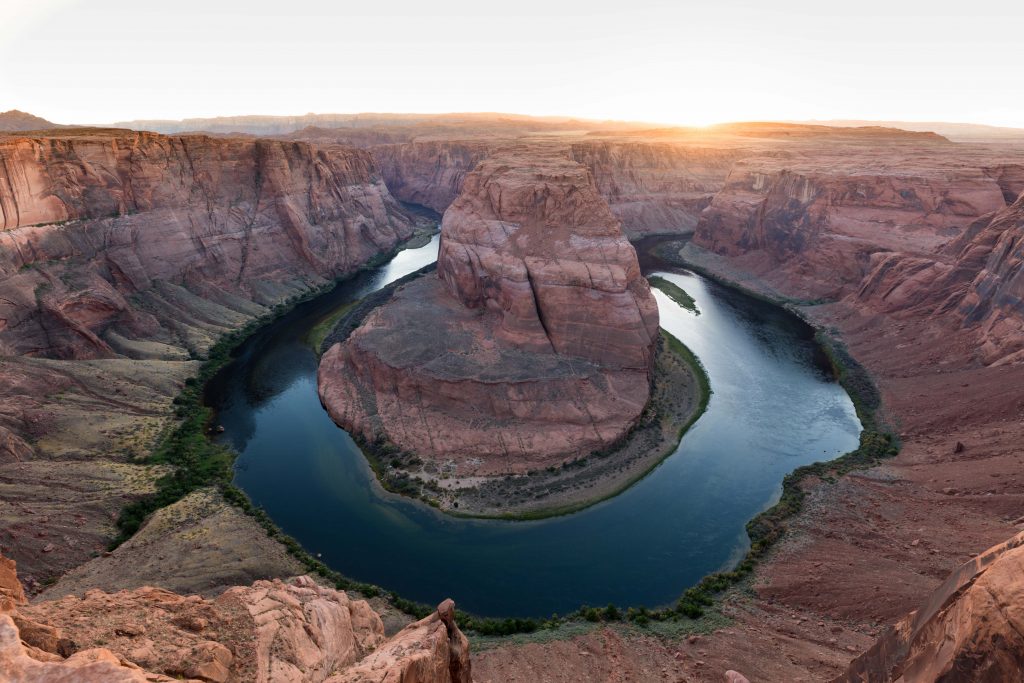 Sunset over Horseshoe Bend. See the most picture perfect moments of 2018. From London to Cape Town to Las Vegas and more, see what you can't miss in these incredible destinations! And for more travel tips and wanderlust inspiration, follow The Scenic Suitcase on Pinterest!