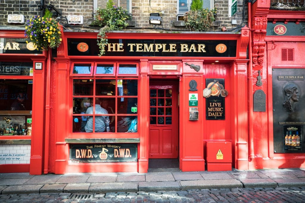 The red facade of The Temple Bar. One of the many reasons to visit Dublin! #TempleBar