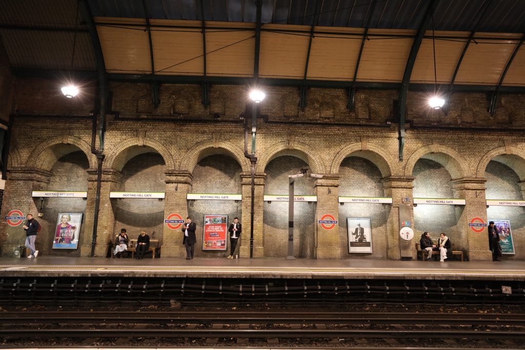 People waiting for the subway at the Notting Gate station. #nottinggate #london