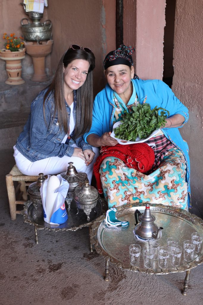 A girl learning how to make traditional mint tea by a Berber grandmother. #thingstoknowbeforevisitingmarrakesh