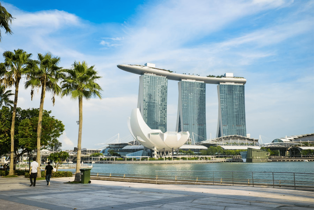 WHAT IT'S LIKE TO STAY AT THE MARINA BAY SANDS IN SINGAPORE